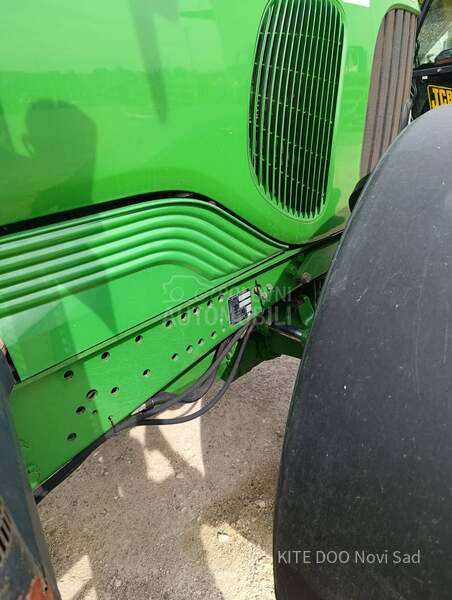 John Deere 6820