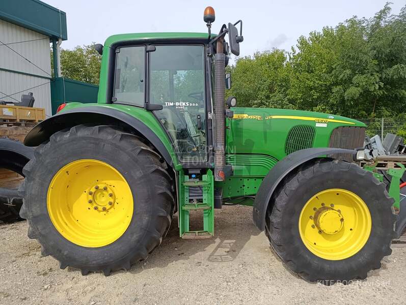 John Deere 6820