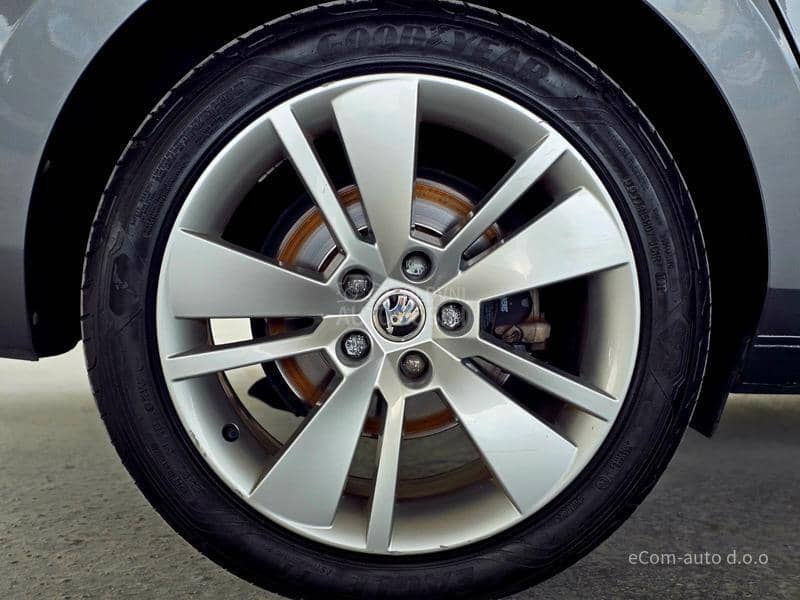 Škoda Superb 2.0 TDI AMBITION DSG