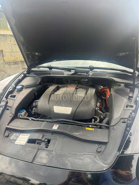 Porsche Cayenne S Hybrid