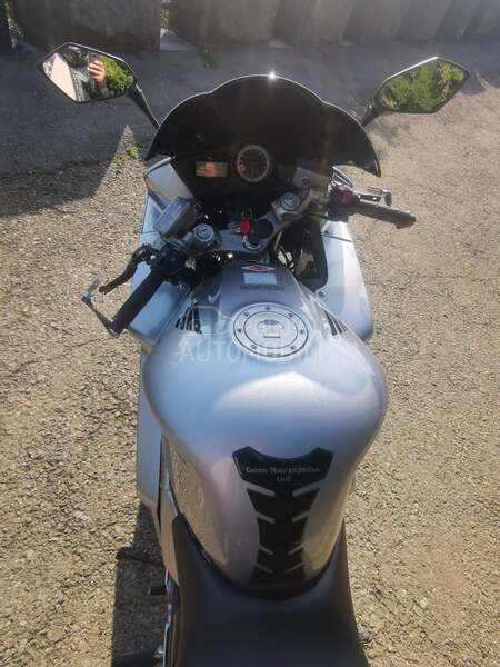 Honda VFR800 Vtec