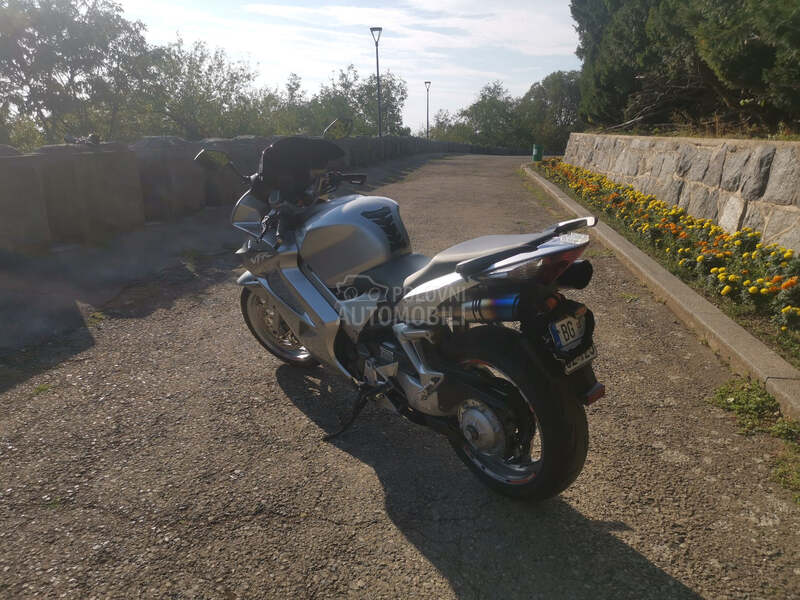 Honda VFR800 Vtec