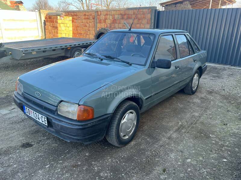 Ford Escort 