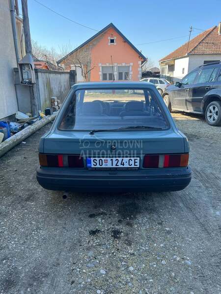 Ford Escort 