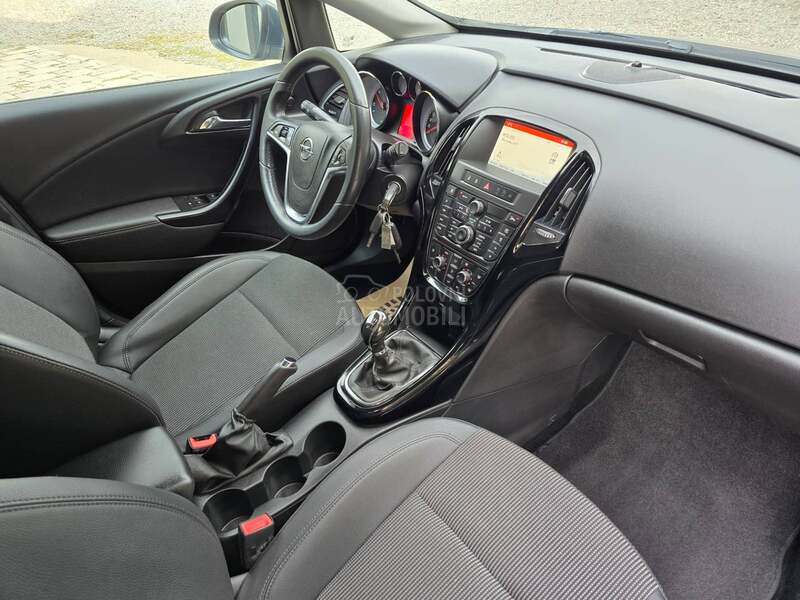 Opel Astra J 1.6 cdti COSMO