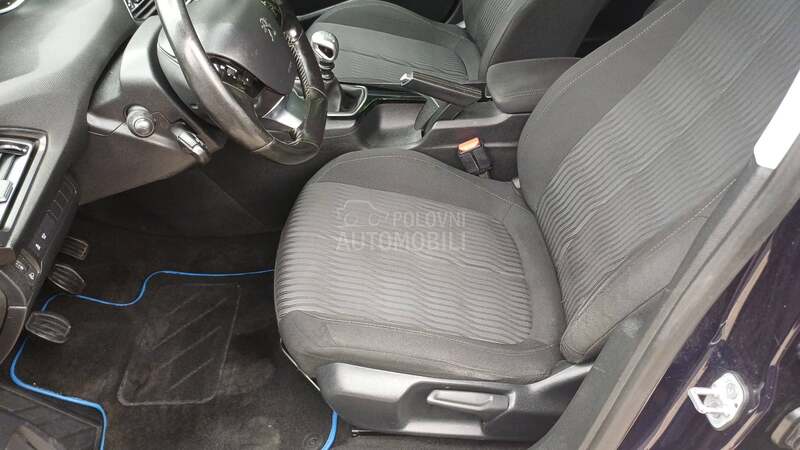 Peugeot 308 1.6 blu hdi nov nov
