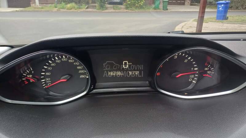 Peugeot 308 1.6 blu hdi nov nov
