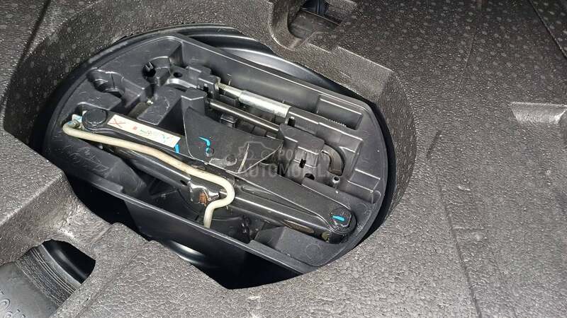 Peugeot 308 1.6 blu hdi nov nov
