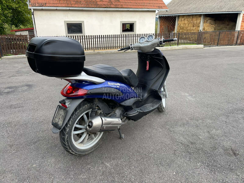 Piaggio Beverly 125