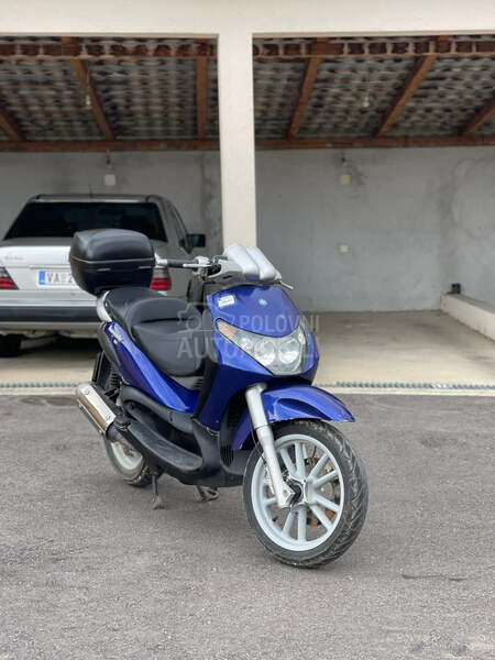 Piaggio Beverly 125