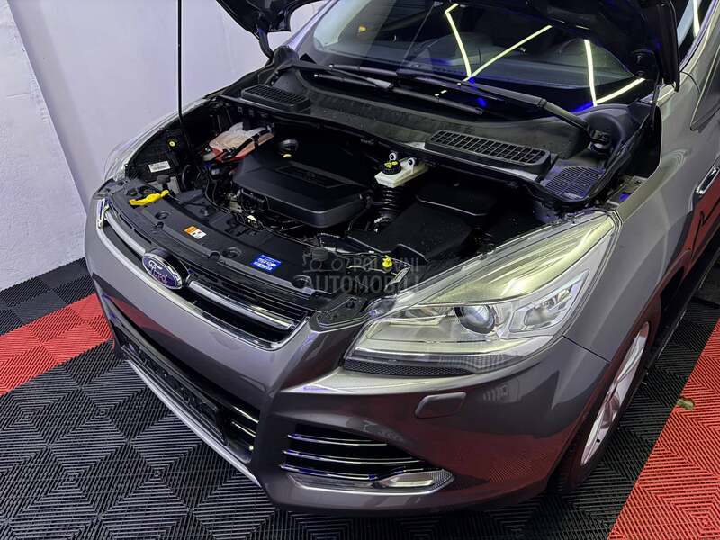 Ford Kuga F a b r i k a