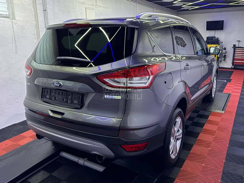 Ford Kuga F a b r i k a