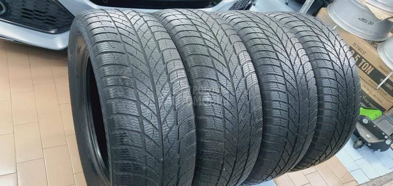 Gislaved 255/55 R18 Zimska
