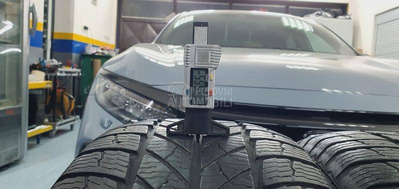 Gislaved 255/55 R18 Zimska