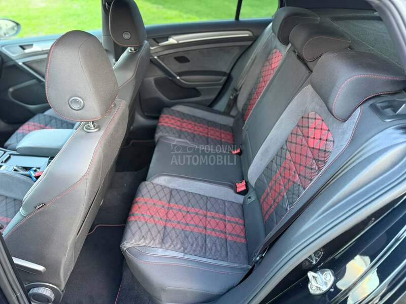 Volkswagen Golf 7 GTI TCR