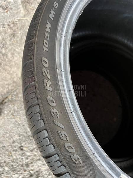 Pirelli 305/30 R20 Zimska