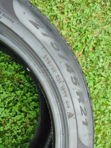 Pirelli 275/45 R21 Zimska