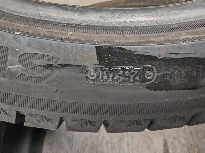 Triangle 255/40 R19 Zimska