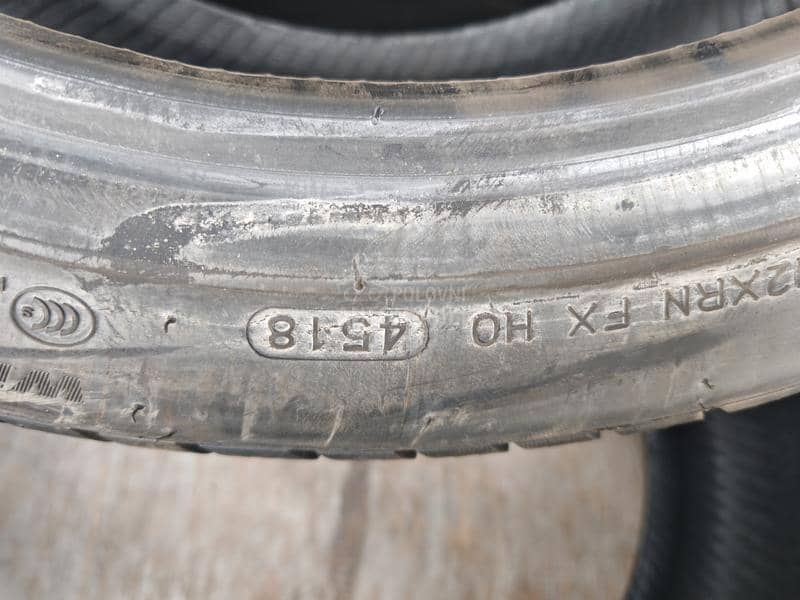 Hankook 215/45 R17 Zimska