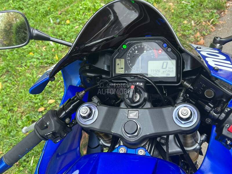 Honda CBR 600RR  CBR 600 RR