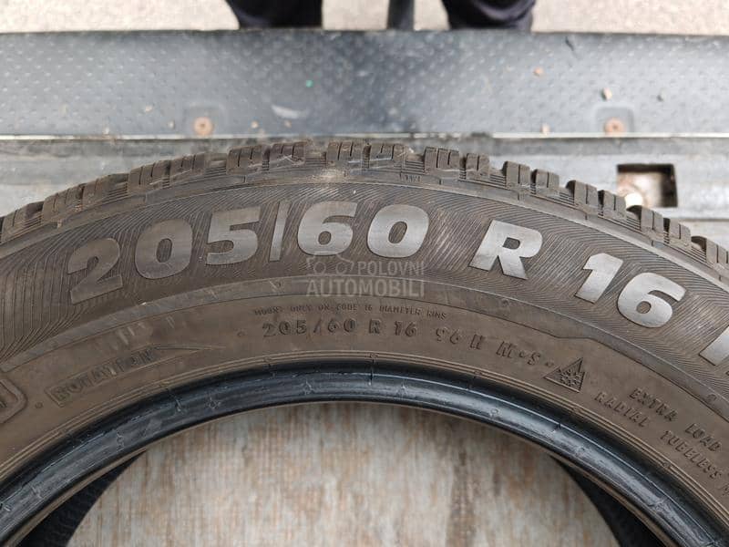 Semperit 205/60 R16 Zimska