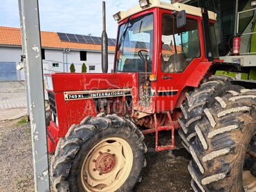 Case IH 745