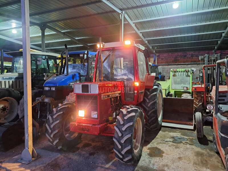 Case IH 745