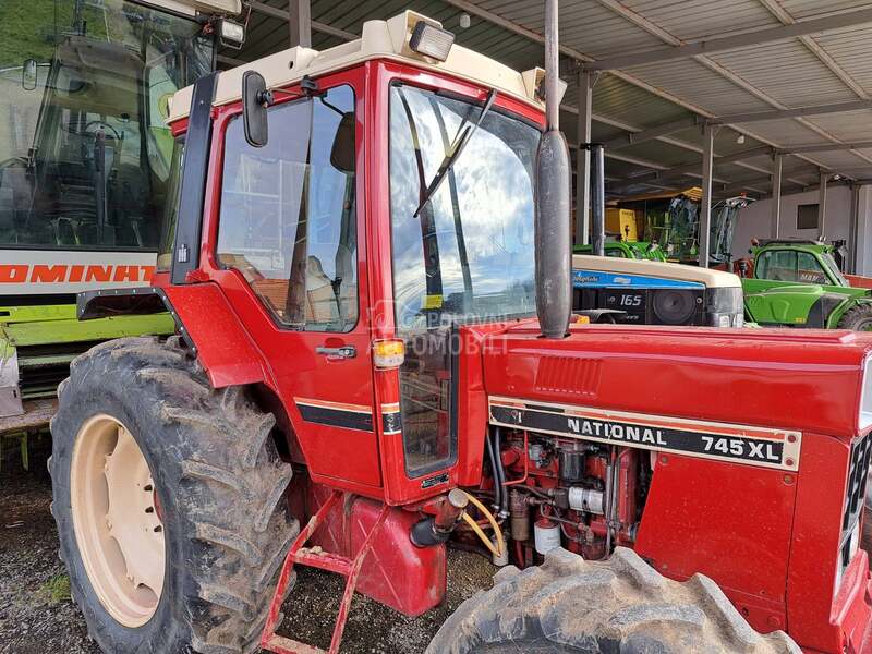 Case IH 745