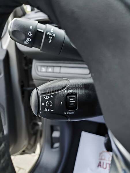 Peugeot 208 1.2 UrbanSoul