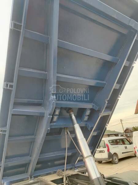 Mercedes Benz AXOR 1828 Kiper Kran