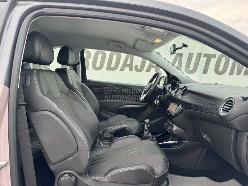 Opel Adam LED / KOŽA