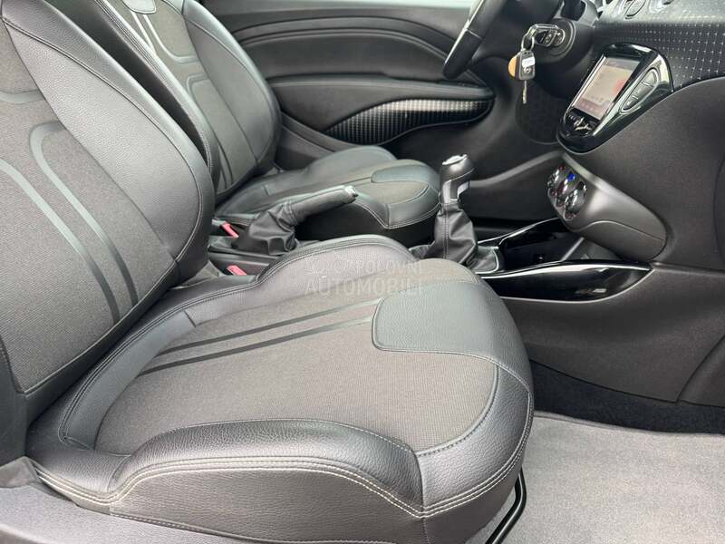 Opel Adam LED / KOŽA