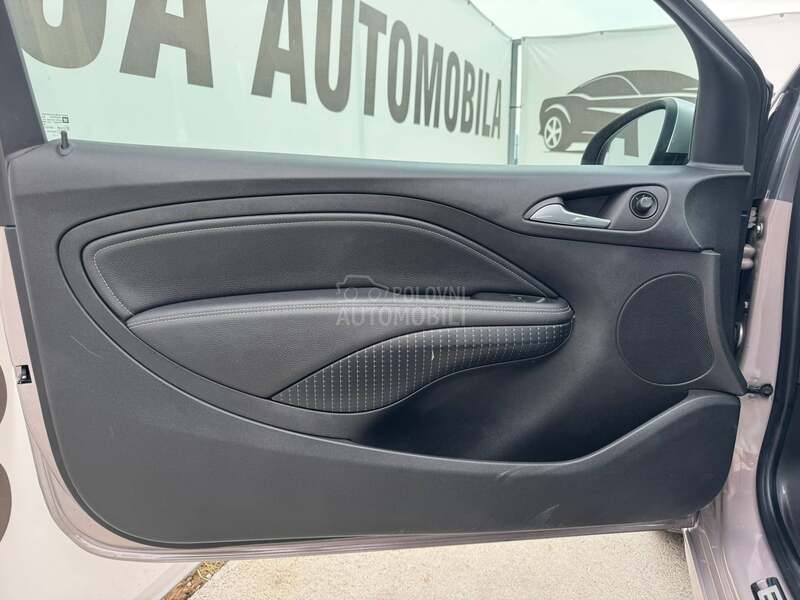 Opel Adam LED / KOŽA