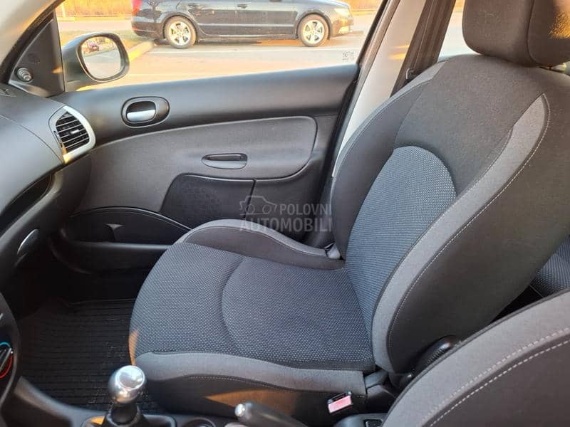 Peugeot 206 plus 