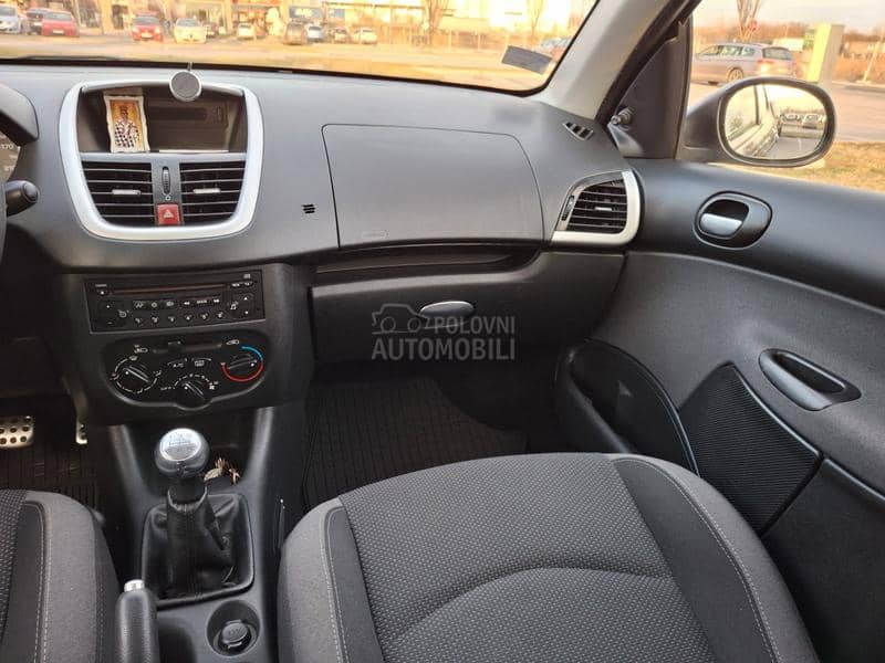 Peugeot 206 plus 