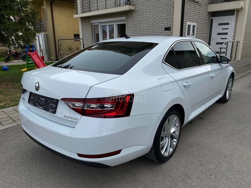 Škoda Superb 2.0TDI/DSG/ACC/LED