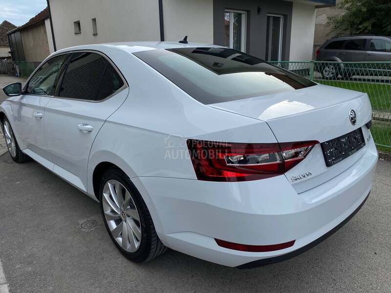 Škoda Superb 2.0TDI/DSG/ACC/LED