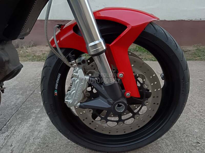 Ducati 696 monster