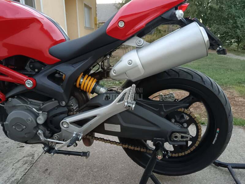Ducati 696 monster