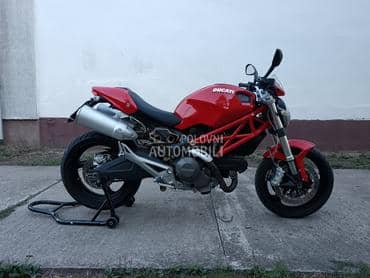 Ducati 696 monster