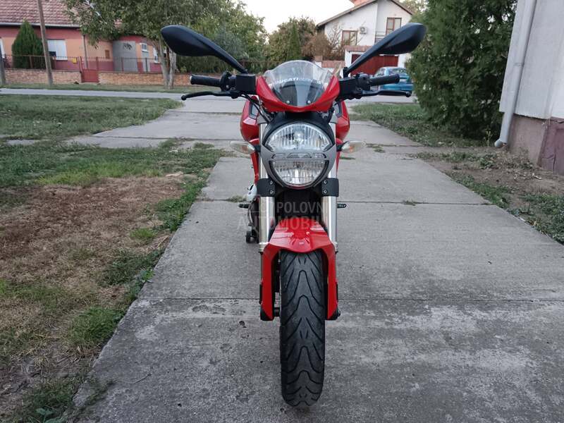Ducati 696 monster