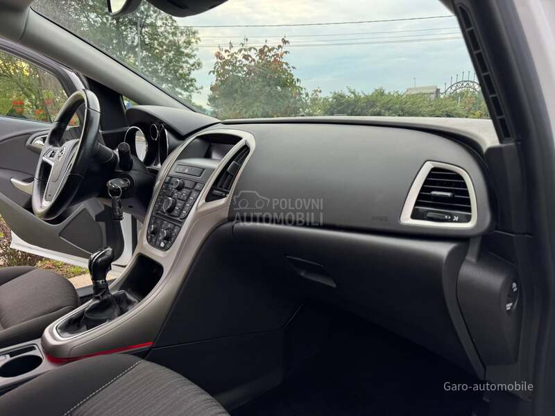 Opel Astra J 1.4 SVAJCARSKA NOV
