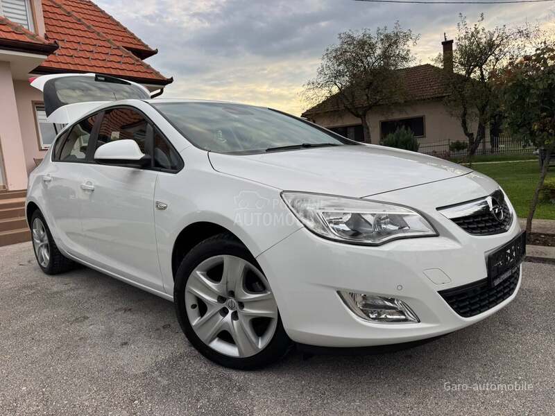 Opel Astra J 1.4 SVAJCARSKA NOV