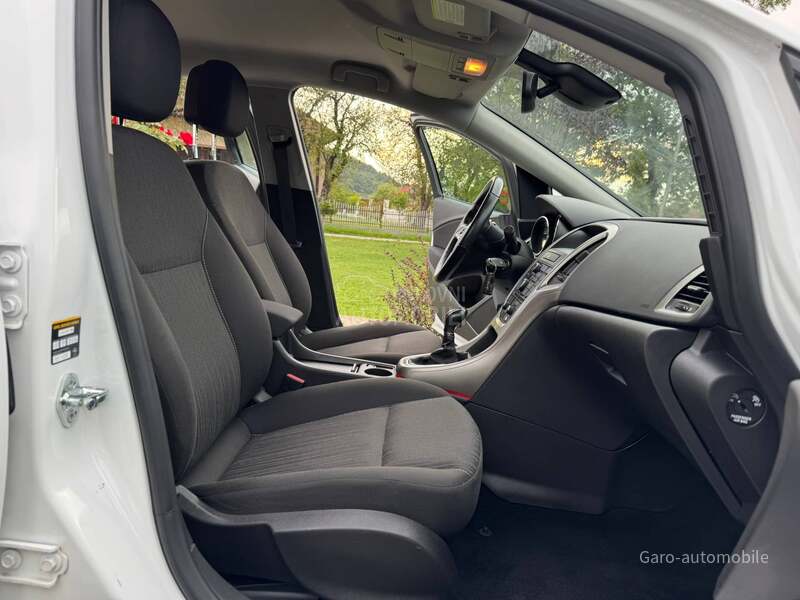 Opel Astra J 1.4 SVAJCARSKA NOV
