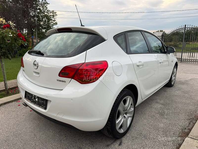Opel Astra J 1.4 SVAJCARSKA NOV