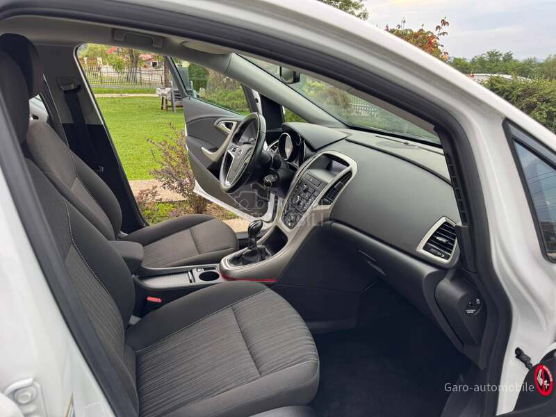 Opel Astra J 1.4 SVAJCARSKA NOV
