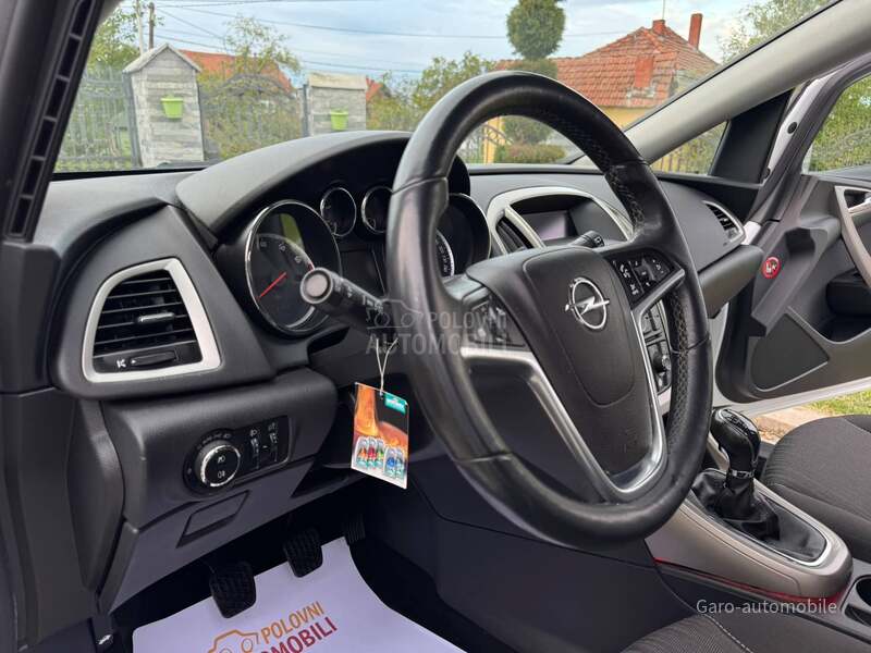 Opel Astra J 1.4 SVAJCARSKA NOV