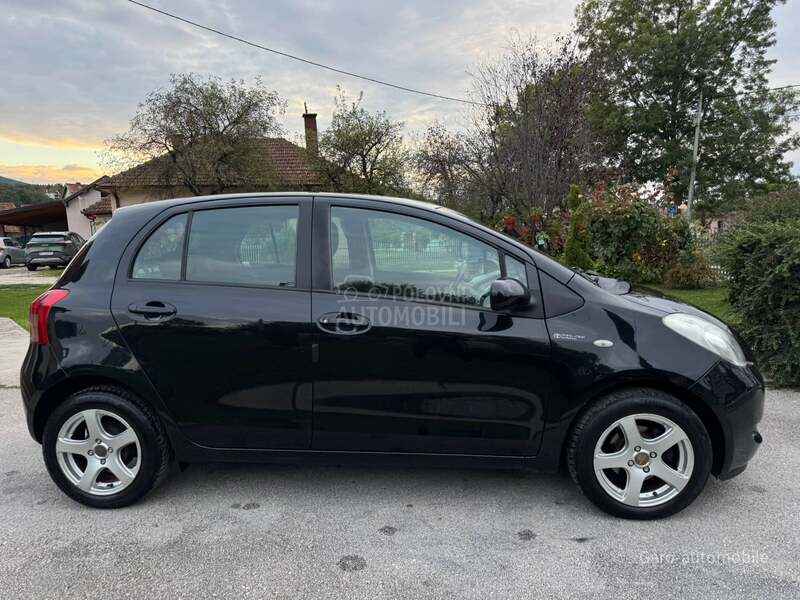 Toyota Yaris 1.3SVAJCARSKA NOV