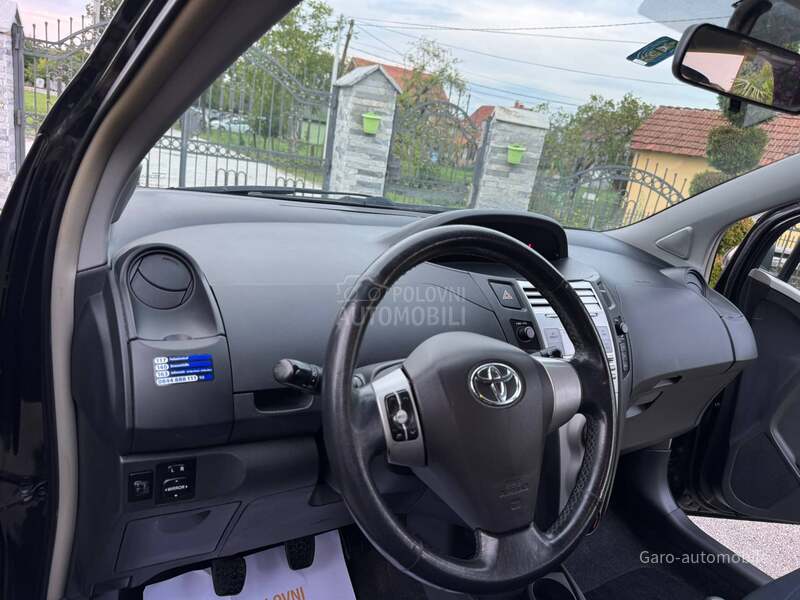 Toyota Yaris 1.3SVAJCARSKA NOV