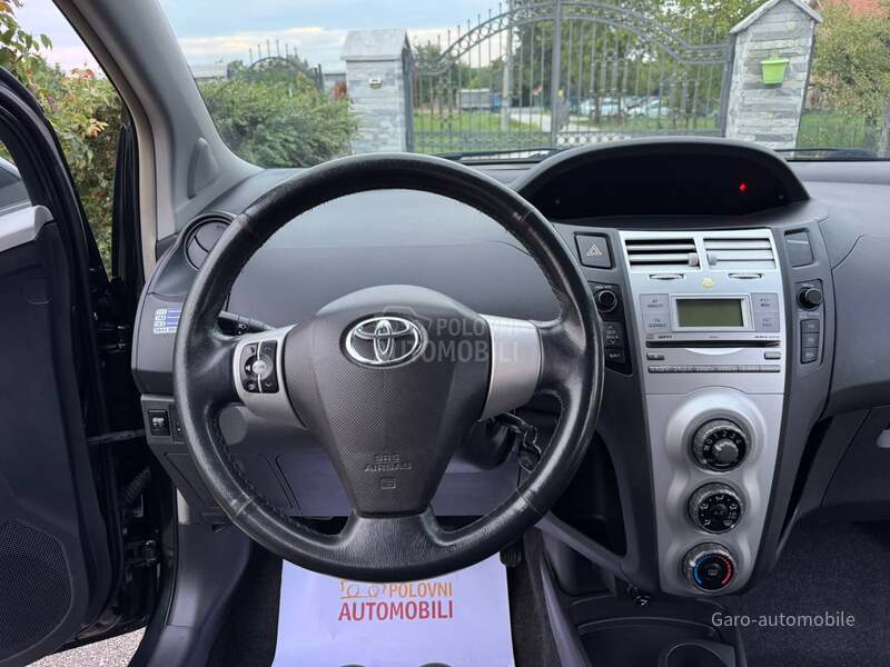 Toyota Yaris 1.3SVAJCARSKA NOV